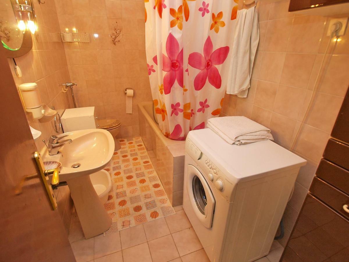 Apartments And Room Rabac 155 외부 사진